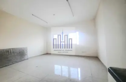 Apartment - 1 Bathroom for rent in Muwailih Building - Muwaileh - Sharjah