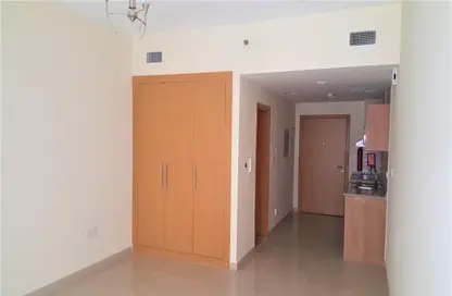 Apartment - Studio - 1 Bathroom for rent in May Residence - Jumeirah Village Circle - Dubai