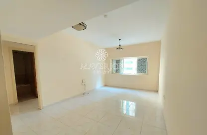 Empty Room image for: Apartment - 1 Bedroom - 2 Bathrooms for rent in Al Rund Tower - Al Khan Lagoon - Al Khan - Sharjah, Image 1
