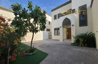 Villa - 3 Bedrooms - 4 Bathrooms for rent in Regional - Jumeirah Park - Dubai