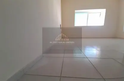 Apartment - 1 Bathroom for rent in Muwaileh 3 Building - Muwaileh - Sharjah