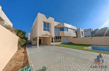 Villa - 4 Bedrooms - 5 Bathrooms for rent in Jumeirah 2 - Jumeirah - Dubai