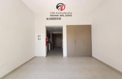 Apartment - 1 Bathroom for rent in Al Warsan 4 - Al Warsan - Dubai