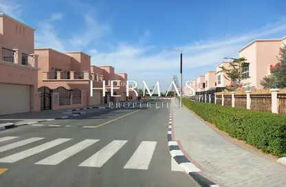 Villa - 4 Bedrooms - 5 Bathrooms for rent in Nad Al Sheba Villas - Nad Al Sheba 3 - Nad Al Sheba - Dubai