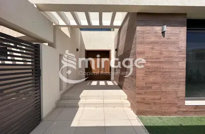 Villa - 5 Bedrooms - 6 Bathrooms for sale in West Yas - Yas Island - Abu Dhabi