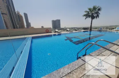 Apartment - 1 Bathroom for rent in Sheikh Zayed Road - Dubai