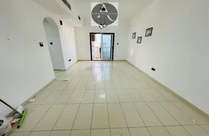 Apartment - 1 Bedroom - 2 Bathrooms for rent in Palm Tower 1 - Palm Towers - Al Majaz - Sharjah