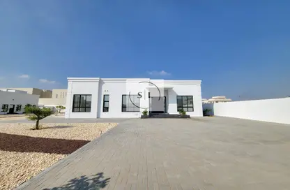 Villa - 4 Bedrooms - 6 Bathrooms for rent in Nad Al Sheba 4 - Nad Al Sheba - Dubai