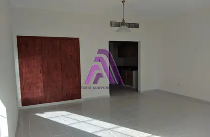 Apartment - 1 Bathroom for rent in Y19 - England Cluster - International City - Dubai