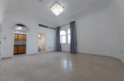 Apartment - 1 Bathroom for rent in Al Khalidiya - Abu Dhabi