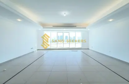 Apartment - 3 Bedrooms - 4 Bathrooms for rent in Al Aryam Tower - Tourist Club Area - Abu Dhabi