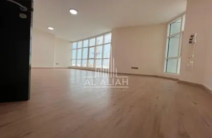 Apartment - 3 Bedrooms - 4 Bathrooms for rent in Al Mushrif - Abu Dhabi