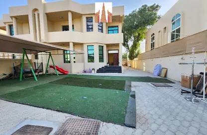 Villa - 4 Bedrooms - 5 Bathrooms for rent in Al Falaj - Al Riqqa - Sharjah