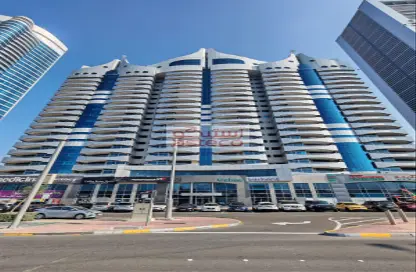 Apartment - 4 Bedrooms - 4 Bathrooms for rent in Al Mina Tower - Al Mina - Abu Dhabi