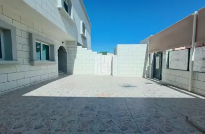 فيلا - 4 غرف نوم - 6 حمامات للايجار في المشرف - أبوظبي