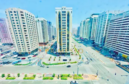 Apartment - 3 Bedrooms - 4 Bathrooms for rent in Golden Falcon Tower - Hamdan Street - Abu Dhabi