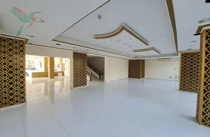 Show Room - Studio - 1 Bathroom for rent in Khalifa Street - Central District - Al Ain