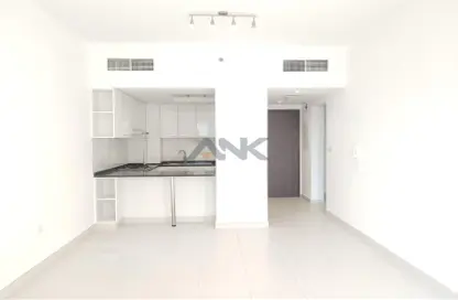 Apartment - 1 Bedroom - 2 Bathrooms for rent in Oxford Building - Jumeirah Village Circle - Dubai