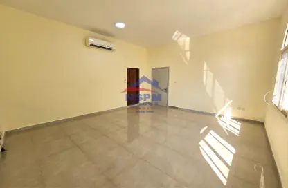 Apartment - 1 Bathroom for rent in Mushrif Park - Al Mushrif - Abu Dhabi