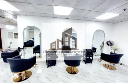 Retail - Studio - 1 Bathroom for rent in Electra Street - Abu Dhabi