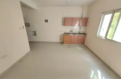 Apartment - 1 Bathroom for rent in Muwaileh 3 Building - Muwaileh - Sharjah