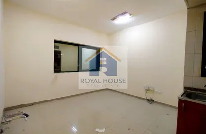 Apartment - Studio - 1 Bathroom for rent in New Al Taawun Road - Al Taawun - Sharjah