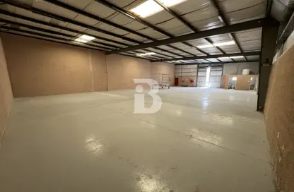 Warehouse - Studio for rent in Al Quoz 3 - Al Quoz - Dubai