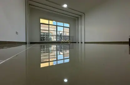 Apartment - 1 Bathroom for rent in Al Bateen Airport - Muroor Area - Abu Dhabi