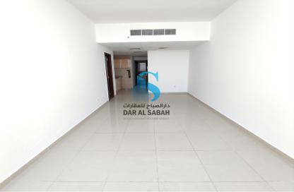 Apartment - 1 Bathroom for rent in Tiger Building Al Qadesia - Al Nahda - Sharjah