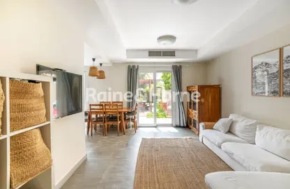 Villa - 2 Bedrooms - 3 Bathrooms for rent in Springs 10 - The Springs - Dubai