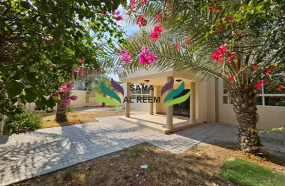 Villa - 4 Bedrooms - 4 Bathrooms for rent in Jumeirah 1 Villas - Jumeirah 1 - Jumeirah - Dubai