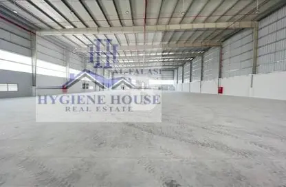 Warehouse - Studio - 5 Bathrooms for rent in New industrial area - Ajman