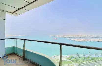 Apartment - 2 Bedrooms - 4 Bathrooms for rent in Al Reef Tower - Corniche Road - Abu Dhabi