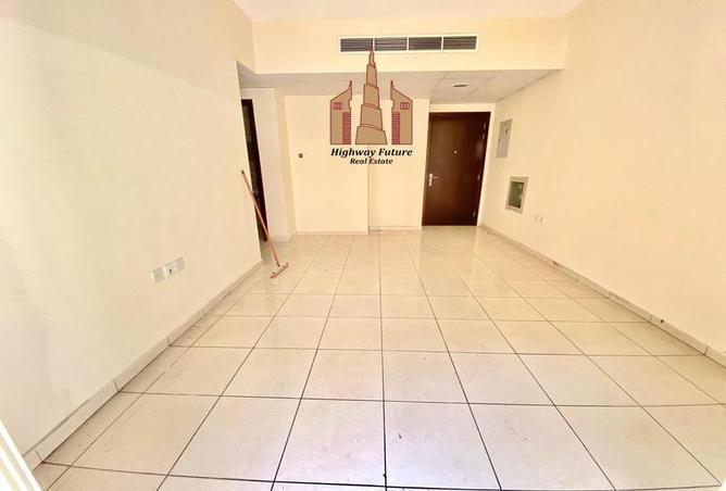 Apartment - 3 Bedrooms - 2 Bathrooms for rent in Muwaileh 29 Building - Muwaileh - Sharjah