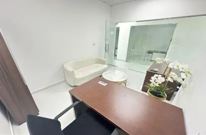 Office Space - Studio - 1 Bathroom for rent in Red Avenue - Al Garhoud - Dubai