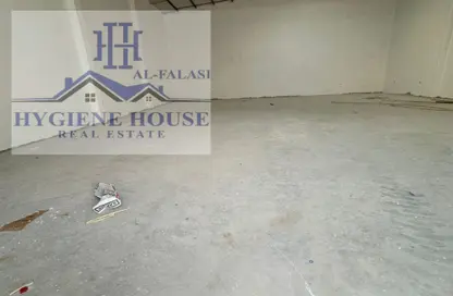 Warehouse - Studio - 2 Bathrooms for rent in Umm Al Thuoob - Umm Al Quwain