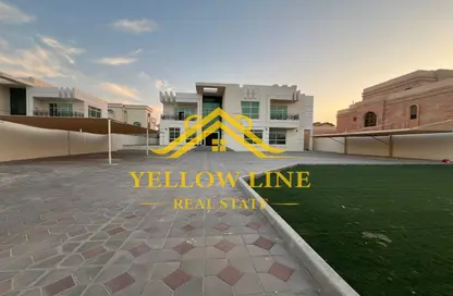 Villa - 6 Bedrooms for rent in Shakhbout City - Abu Dhabi