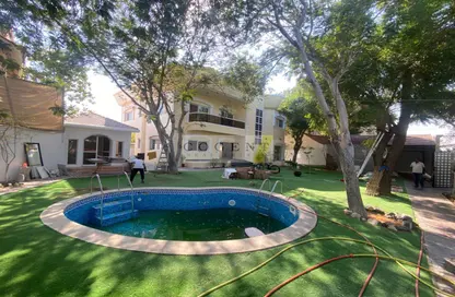 Villa - 5 Bedrooms - 6 Bathrooms for rent in Jumeirah 3 - Jumeirah - Dubai