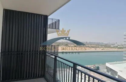 Apartment - 1 Bathroom for rent in Waters Edge - Yas Island - Abu Dhabi