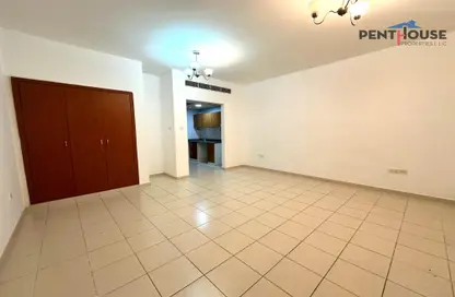 Apartment - 1 Bathroom for rent in International City - Dubai