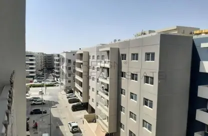 Apartment - 2 Bedrooms - 2 Bathrooms for sale in Tower 16 - Al Reef Downtown - Al Reef - Abu Dhabi