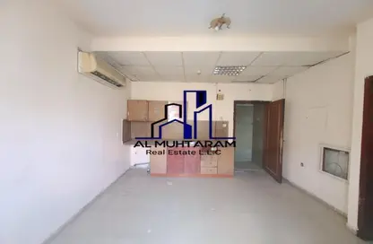 Apartment - 1 Bathroom for rent in Fire Station Road - Muwaileh - Sharjah