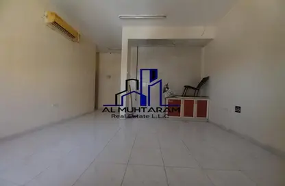 Apartment - 1 Bathroom for rent in Muwaileh 3 Building - Muwaileh - Sharjah