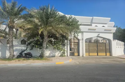 Villa - Studio - 7+ Bathrooms for rent in Al Bateen - Abu Dhabi