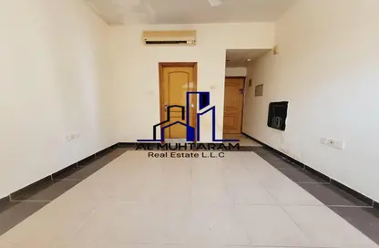 Apartment - 1 Bathroom for rent in Fire Station Road - Muwaileh - Sharjah