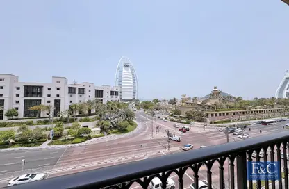 Apartment - 4 Bedrooms - 5 Bathrooms for sale in Lamtara 1 - Madinat Jumeirah Living - Umm Suqeim - Dubai