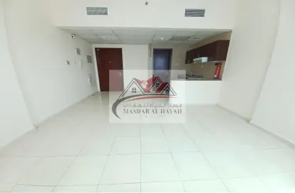 Apartment - 1 Bathroom for rent in Gulf Pearl Tower - Al Nahda - Sharjah