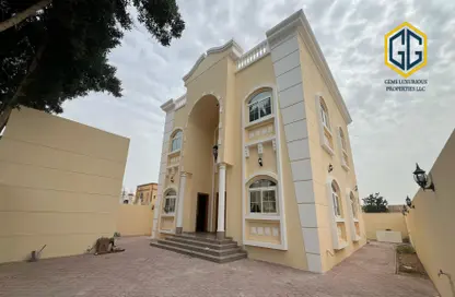 Villa - 4 Bedrooms - 5 Bathrooms for rent in Al Quoz 1 Villas - Al Quoz 1 - Al Quoz - Dubai