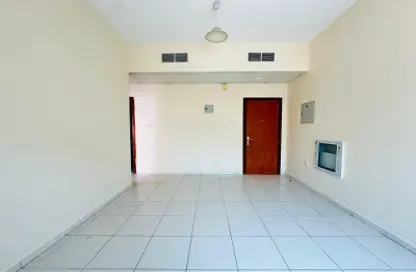 Apartment - 1 Bedroom - 1 Bathroom for rent in Muwailih Building - Muwaileh - Sharjah