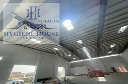 Warehouse - Studio - 2 Bathrooms for rent in Old Industrial Area - Umm Al Quwain